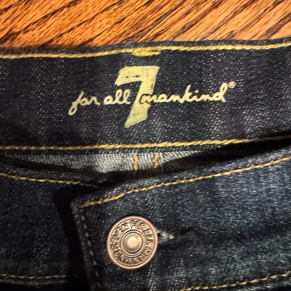 7 For All Mankind Women's blue Denim Shorts size 26 - Picture 2 of 4